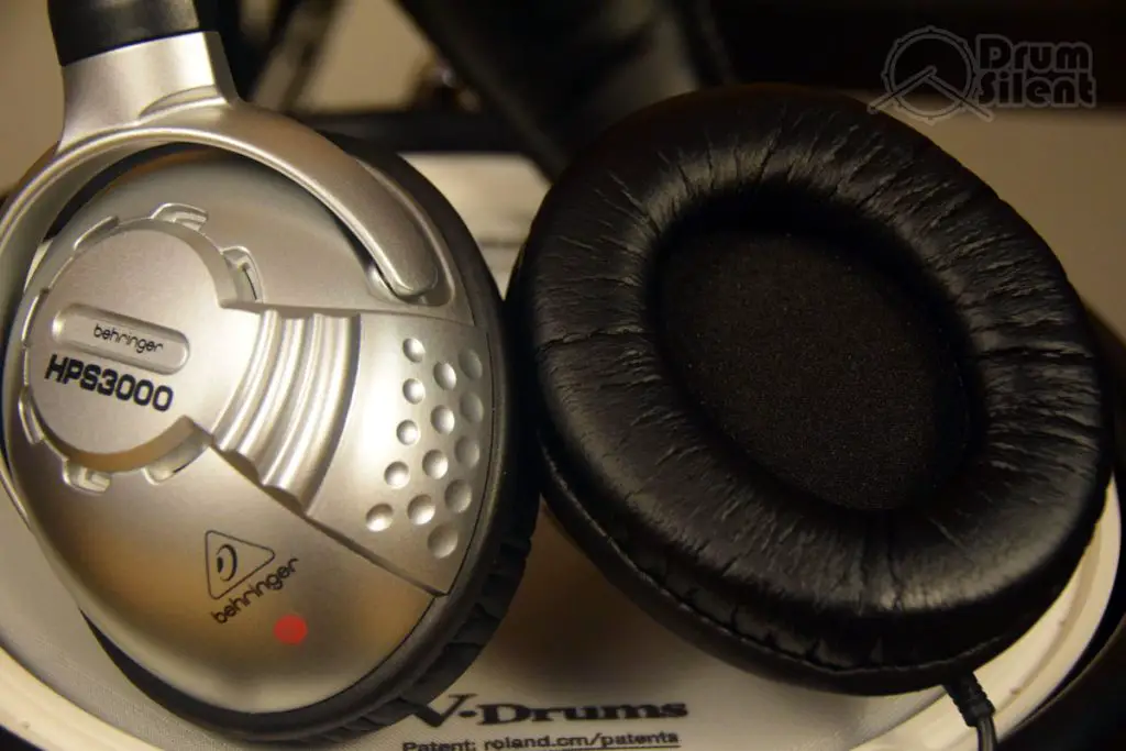 Behringer HPS3000 Headphones Ear Cups Closeup