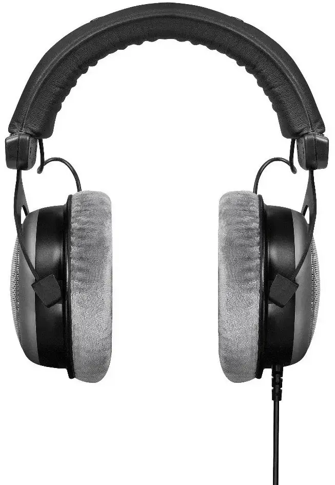 beyerdynamic DT-880 Pro Headphones Front beyerdynamic DT-880 Pro Headphones Front