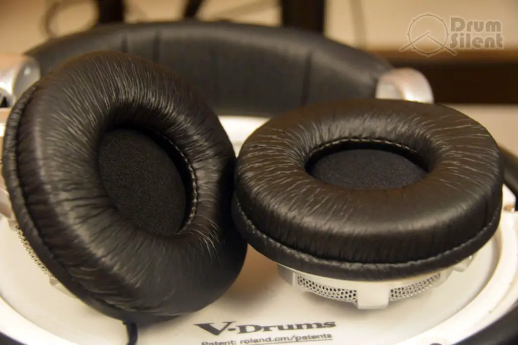 Behringer HPX2000 Headphones Ear Pads Closeup