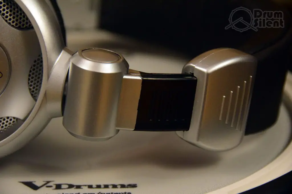 Behringer HPX2000 Headphones Hinges Closeup